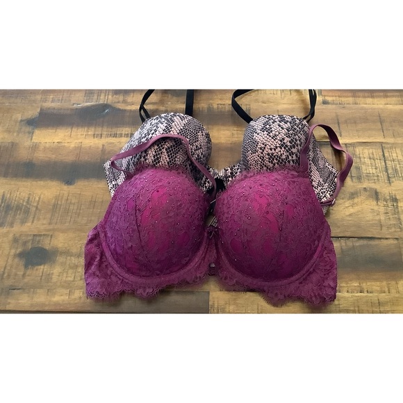 2 Victoria’s Secret bras in very good condition 34D - Picture 1 of 8
